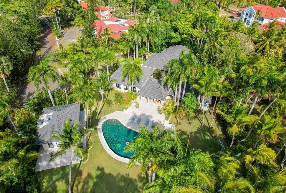 buyDRproperty Stunning Villa SUNSET with private pool, surrounded by palm trees in Sea Horse Ranch. Sosua Real Estate