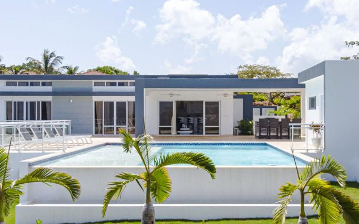 buyDRproperty Beautiful Villa WHITESAND in Casa Linda with pool and palm trees. Sosua Real Estate