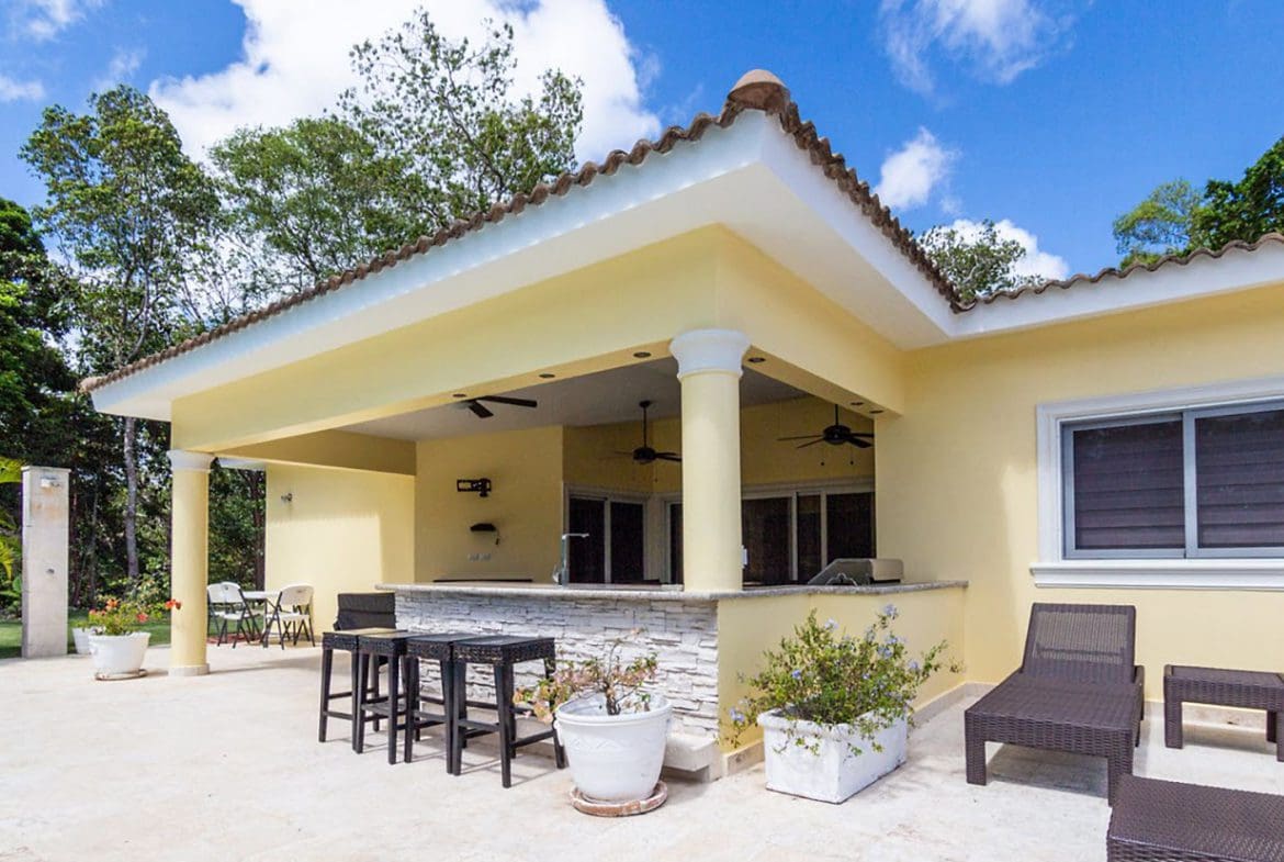 buyDRproperty Beautiful Villa BELLA in Casa Linda with covered patio and outdoor bar Sosua Real Estate