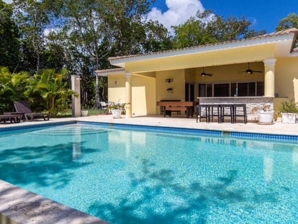 buyDRproperty Beautiful Villa BELLA in Casa Linda with a private pool and lounge chairs Sosua Real Estate