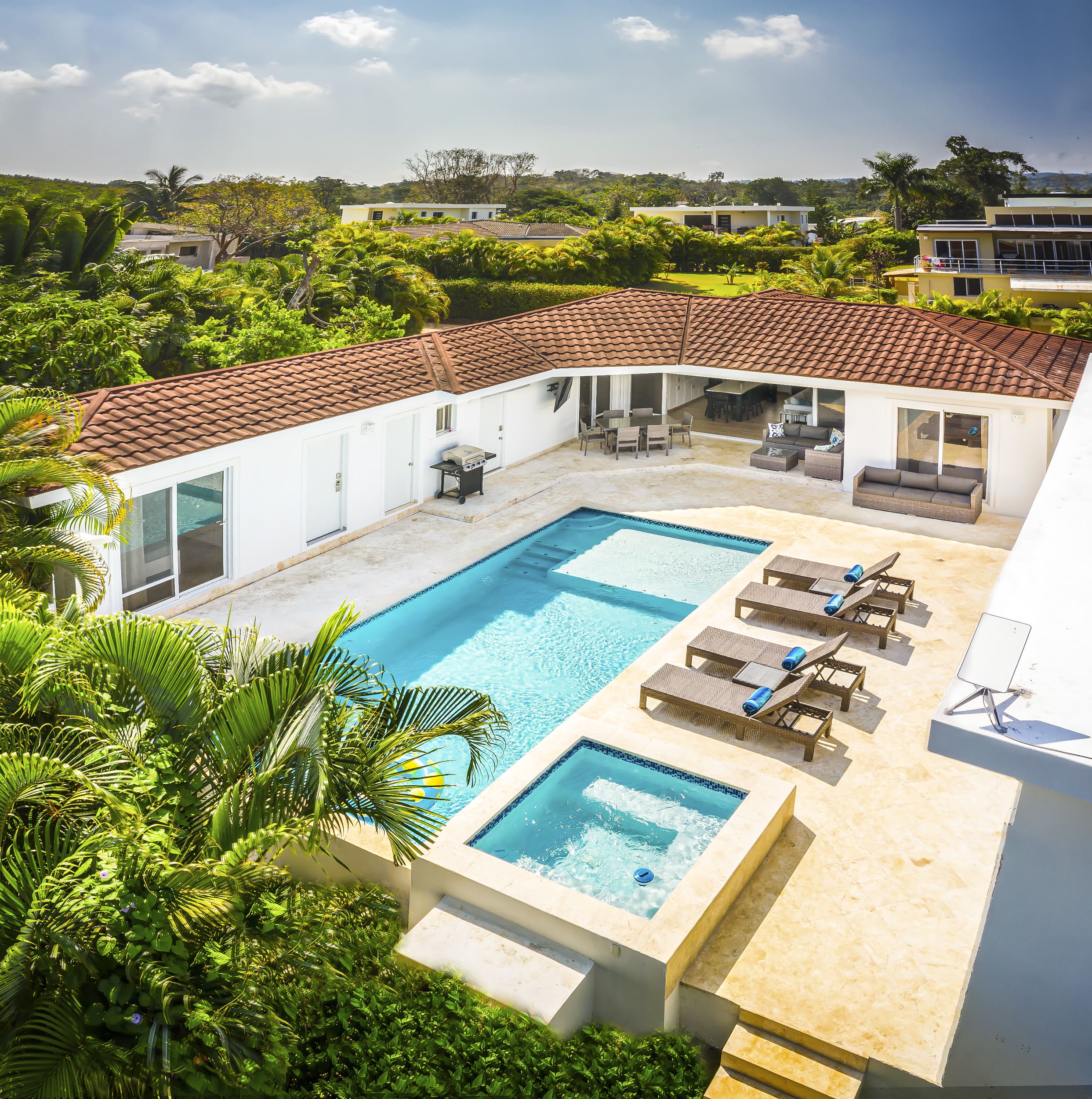 Luxury 5BR villa with pool table and outdoor kitchen in Casa Linda - buyDRproperty