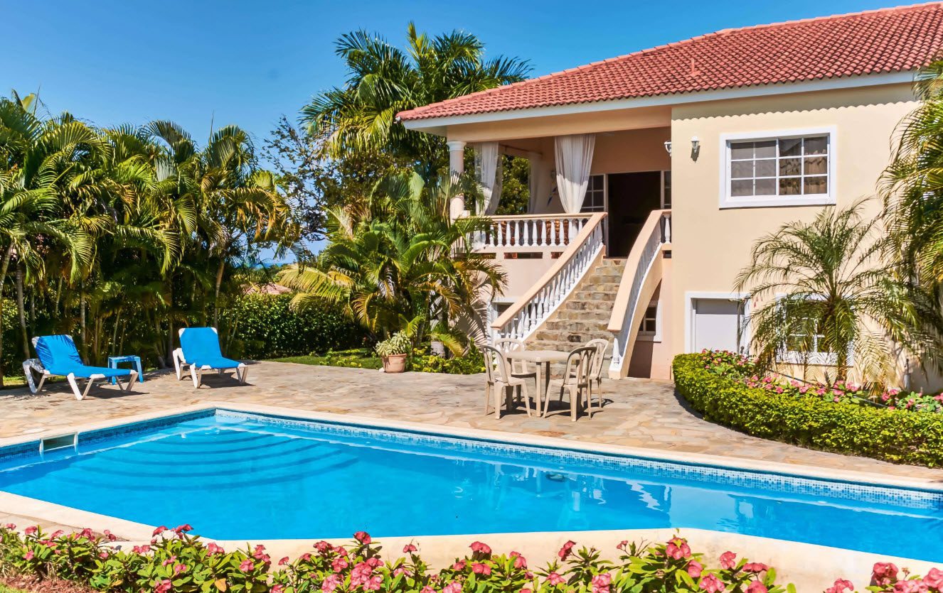 buyDRproperty Luxury villa with pool in Residential Hispaniola Sosua Real Estate