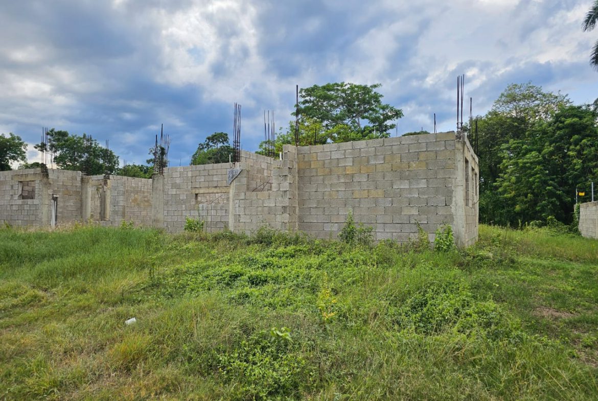 buyDRproperty Unfinished block construction on a 993 m² lot, a development opportunity near Casa Linda. Sosua Real Estate