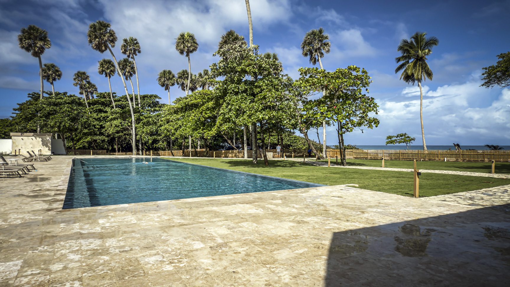 buyDRproperty Stack of homemade pancakes with syrup. Delicious breakfast. Sosua Real Estate